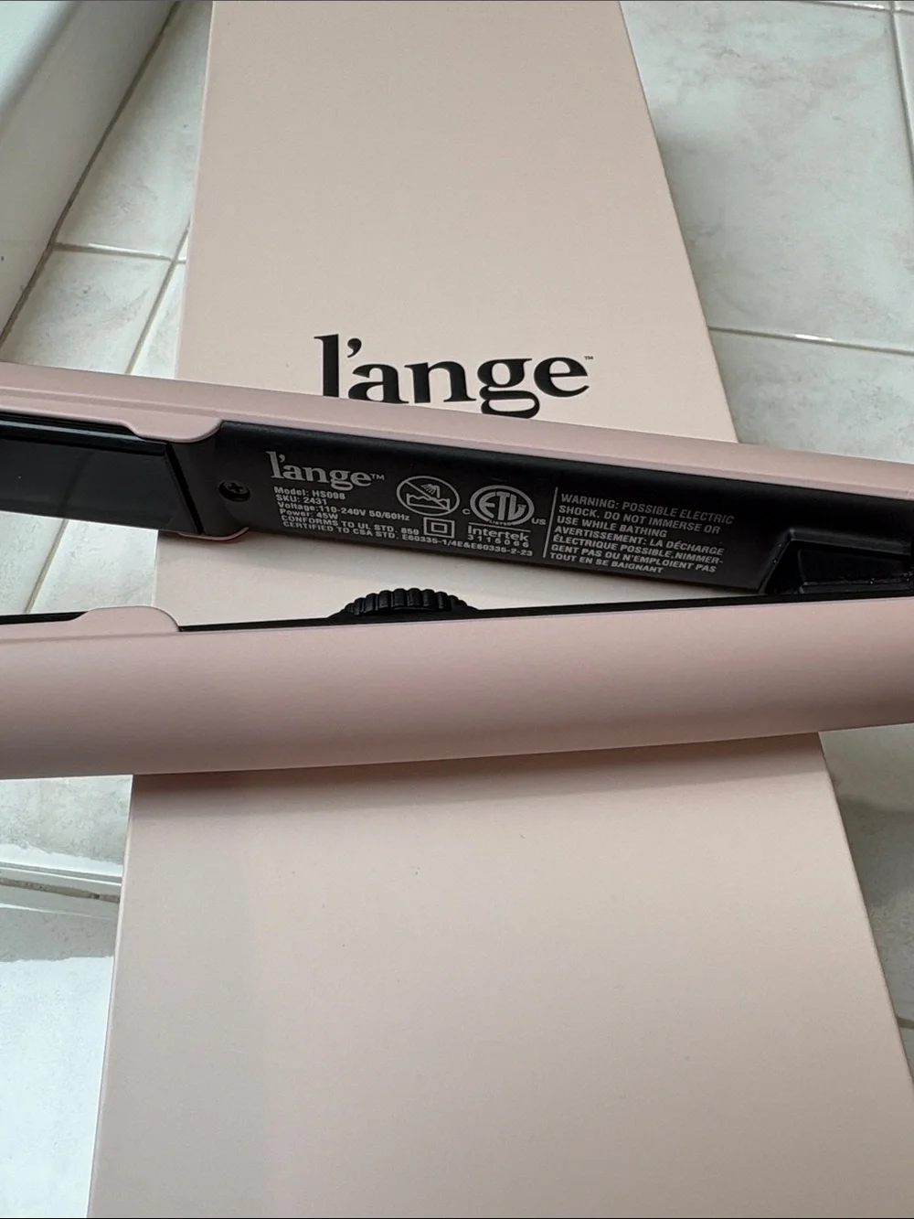 L’ange Le Ceramique’s 1- Pass Hair Straightener Flat Iron